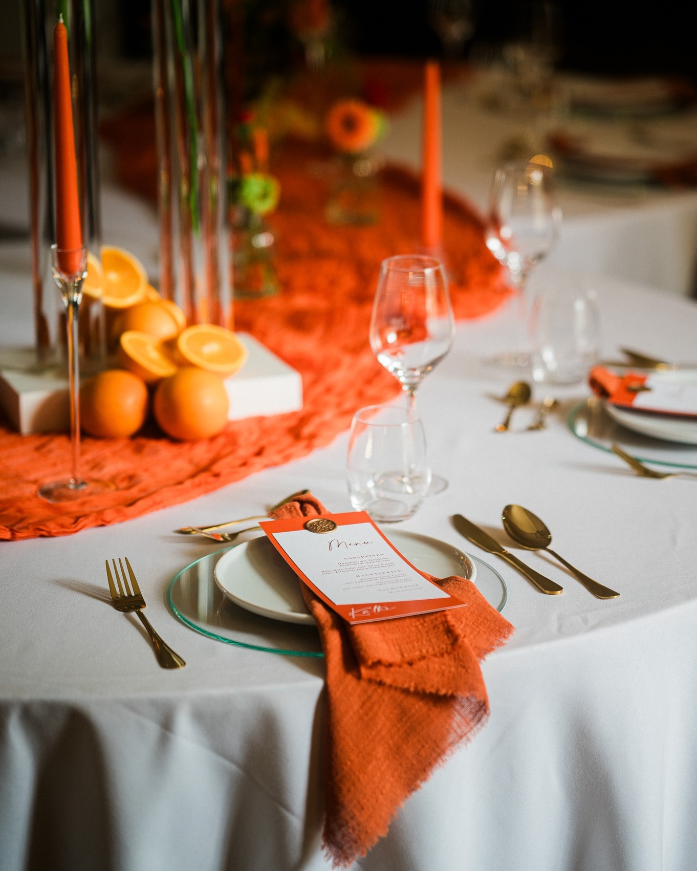Obst als Tischdeko bei einer Hochzeit ist eine super Idee, wenn du etwas Frisches und Originelles suchst! 🍊🍋 Es bringt Farbe auf den Tisch und verleiht der Deko einen natürlichen, lebendigen Touch