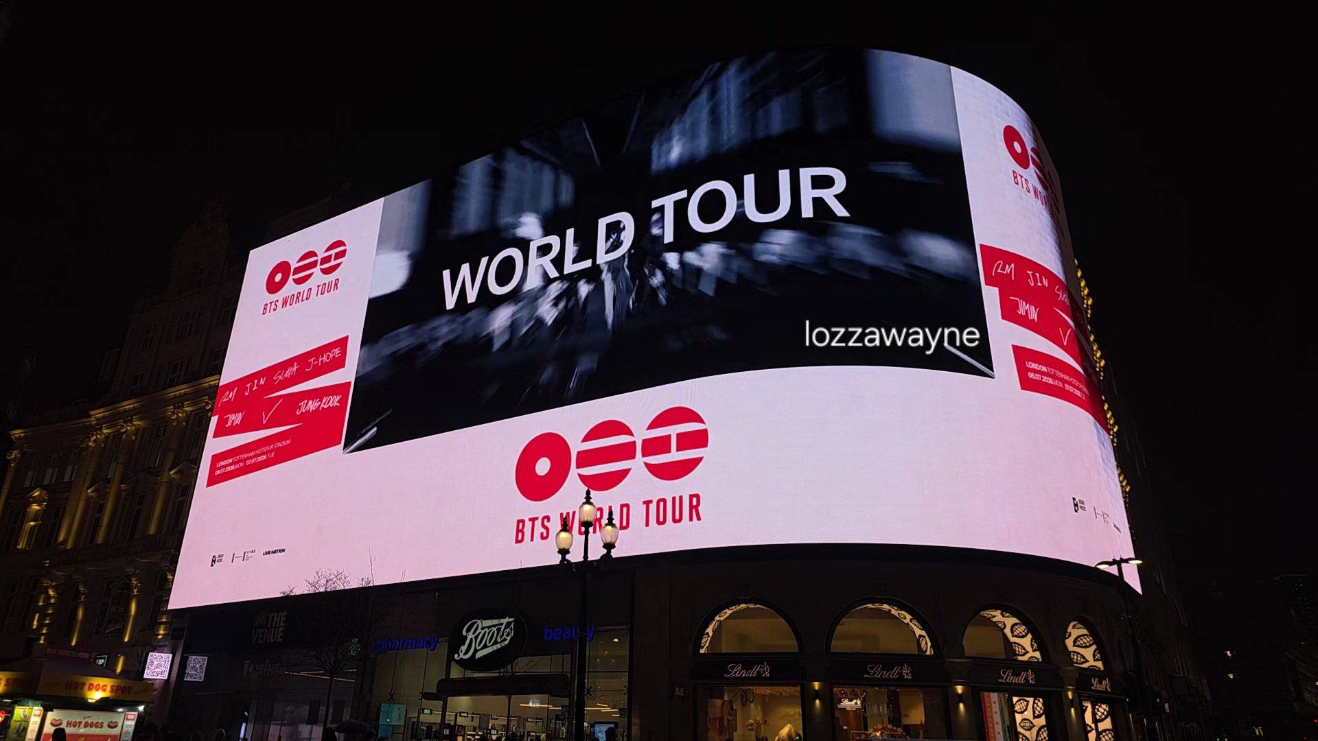 BTS the Best、D/ICON、WORLD TOUR LONDON公演他 BTS WORLD TOUR promo on the big screen at Piccadilly Circus
