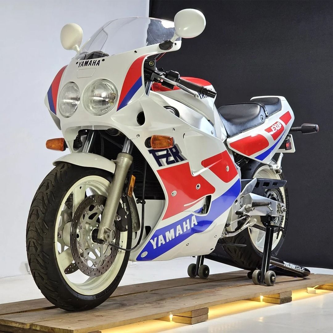 1989 Yamaha FZR 1000 first sportbike