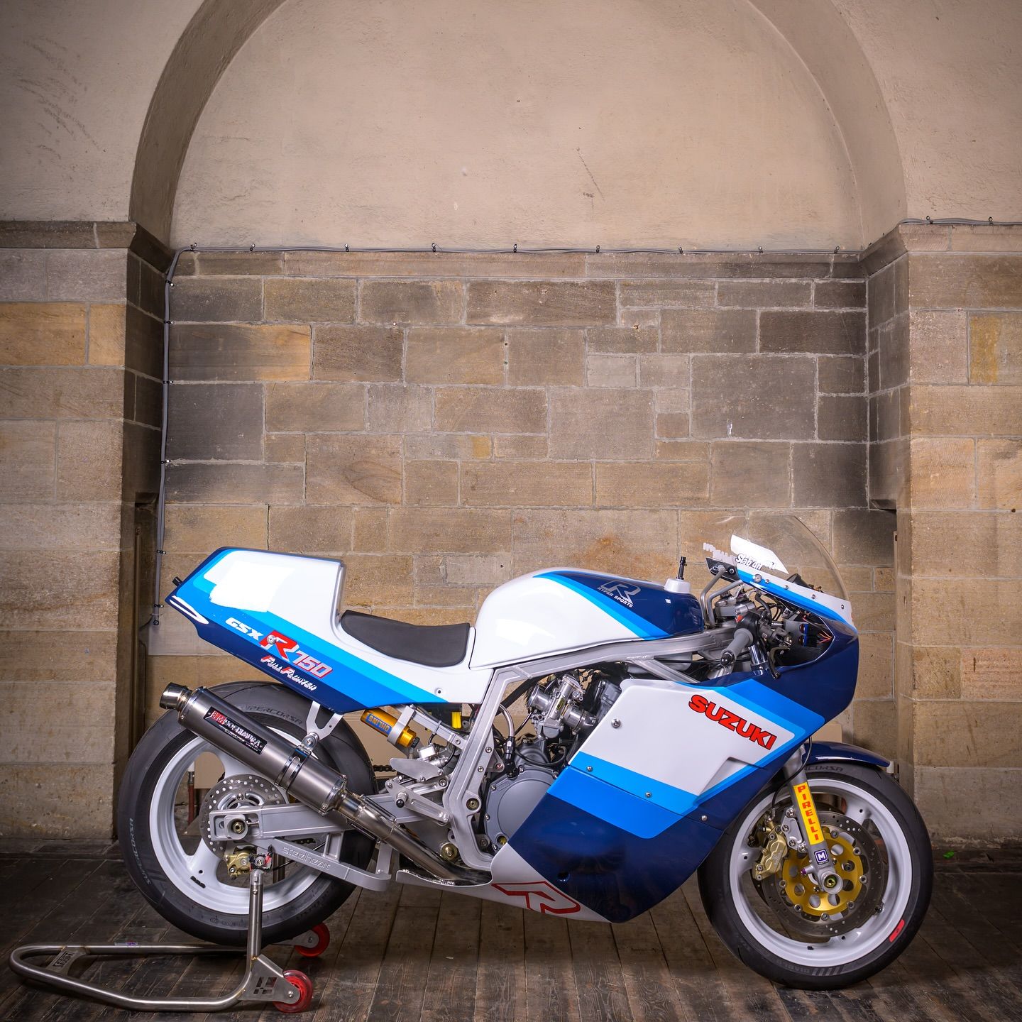 Modified Suzuki GSXR 1100 with PVM wheels and AP brakes