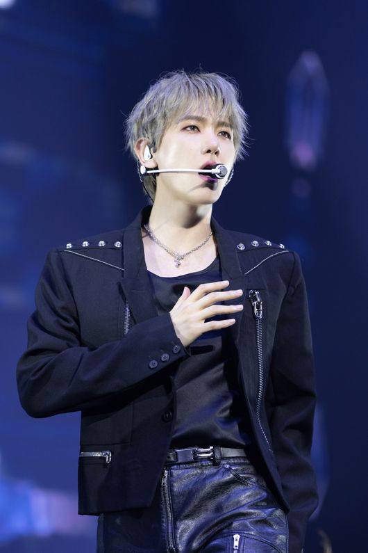Baekhyun's China Photobook 'Stay' and 'Somewhere else' versions