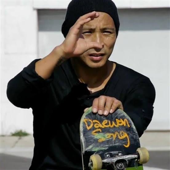 Daewon Song (born February 19, 1975) (Korean: 송대원, romanized