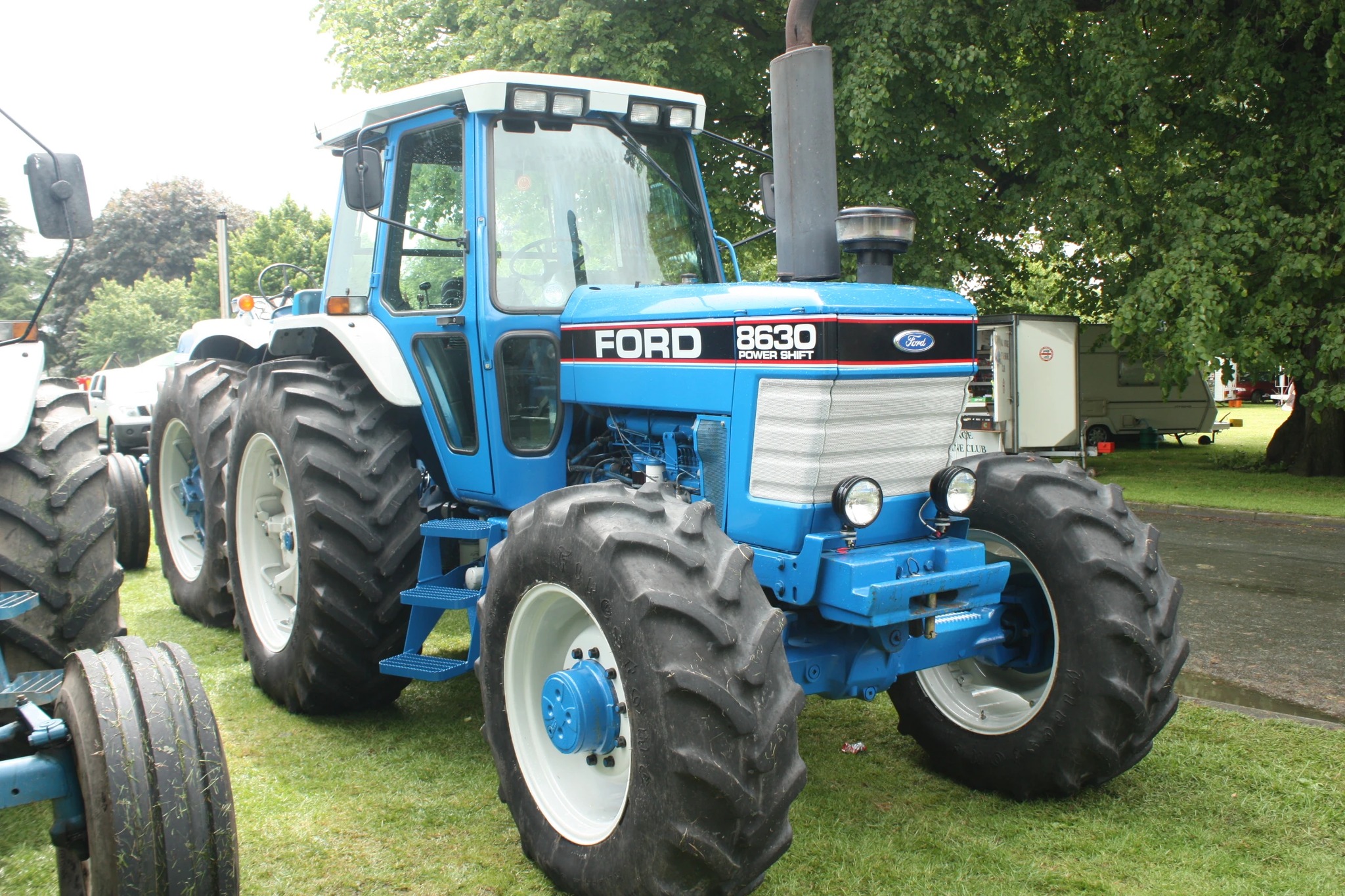 Ford 8600 tractor overview and features