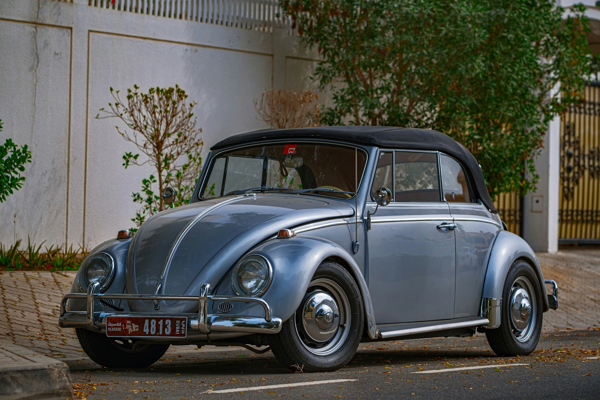 1967 VW Beetle convertible painted in hippy style. 2/2