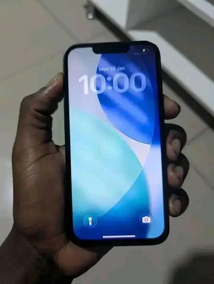 Locked on passcode iPhone 13 for sale Very clean with no cracks