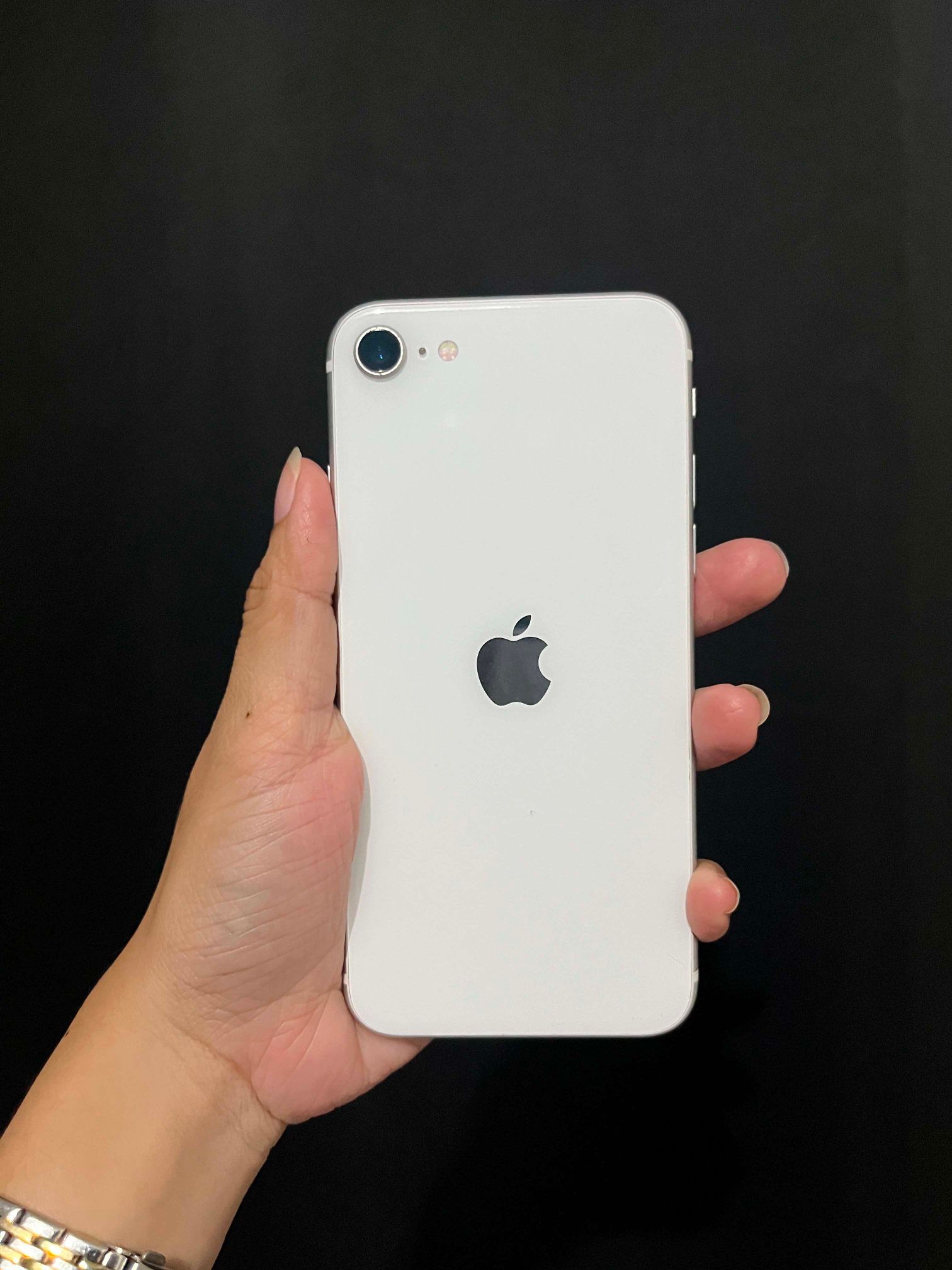 iPhone SE 2nd Gen (2020) - 128GB - Still in its Excellent 