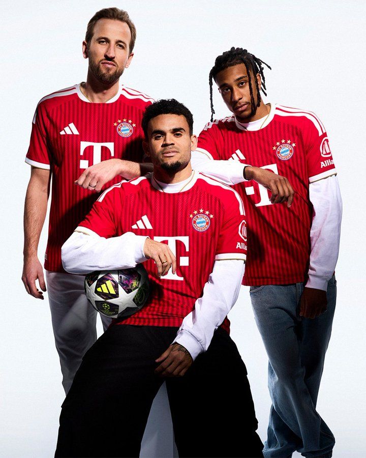 The new FC Bayern München Jersey. It Looks good.