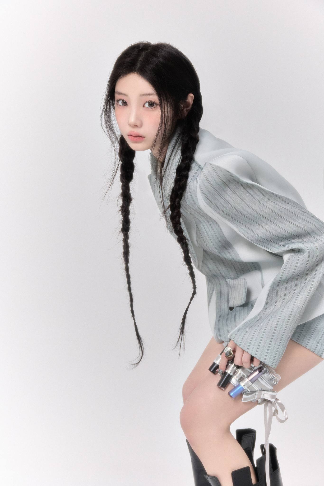ILLIT Japan 2nd Single 'I Got Your Back' Concept Photo - Armor Ver