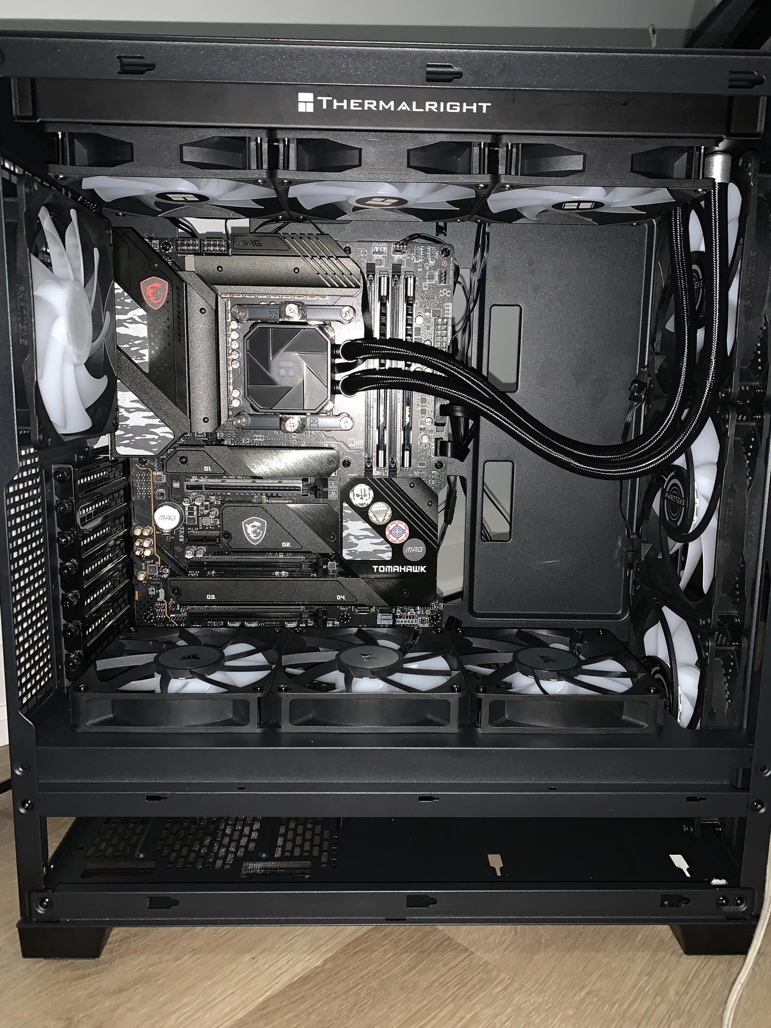 How to wire fans to MSI MAG Z690 Tomahawk WiFi motherboard?