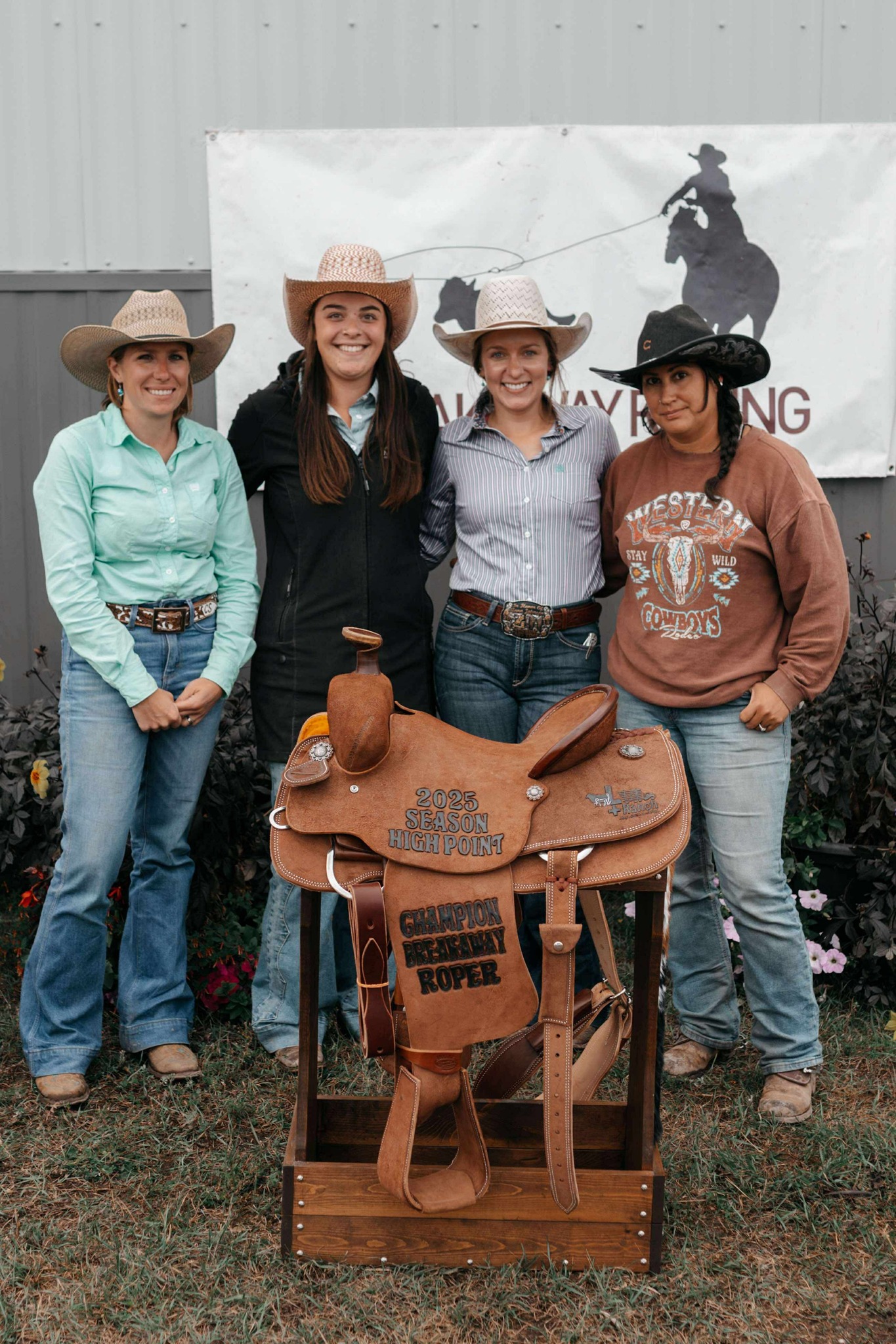 Ladies... - Ladies Breakaway Roping Association of BC