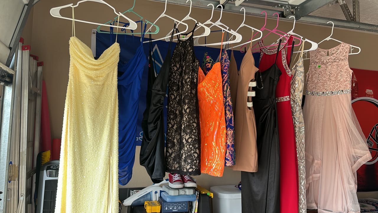 Gently used and new formal dresses for sale in Norwalk, Ohio