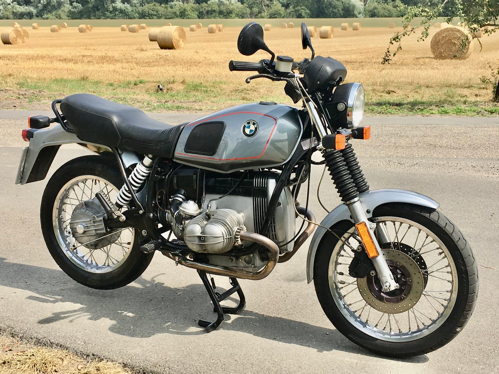The R80ST manual was in fact a supplement to the G/S one