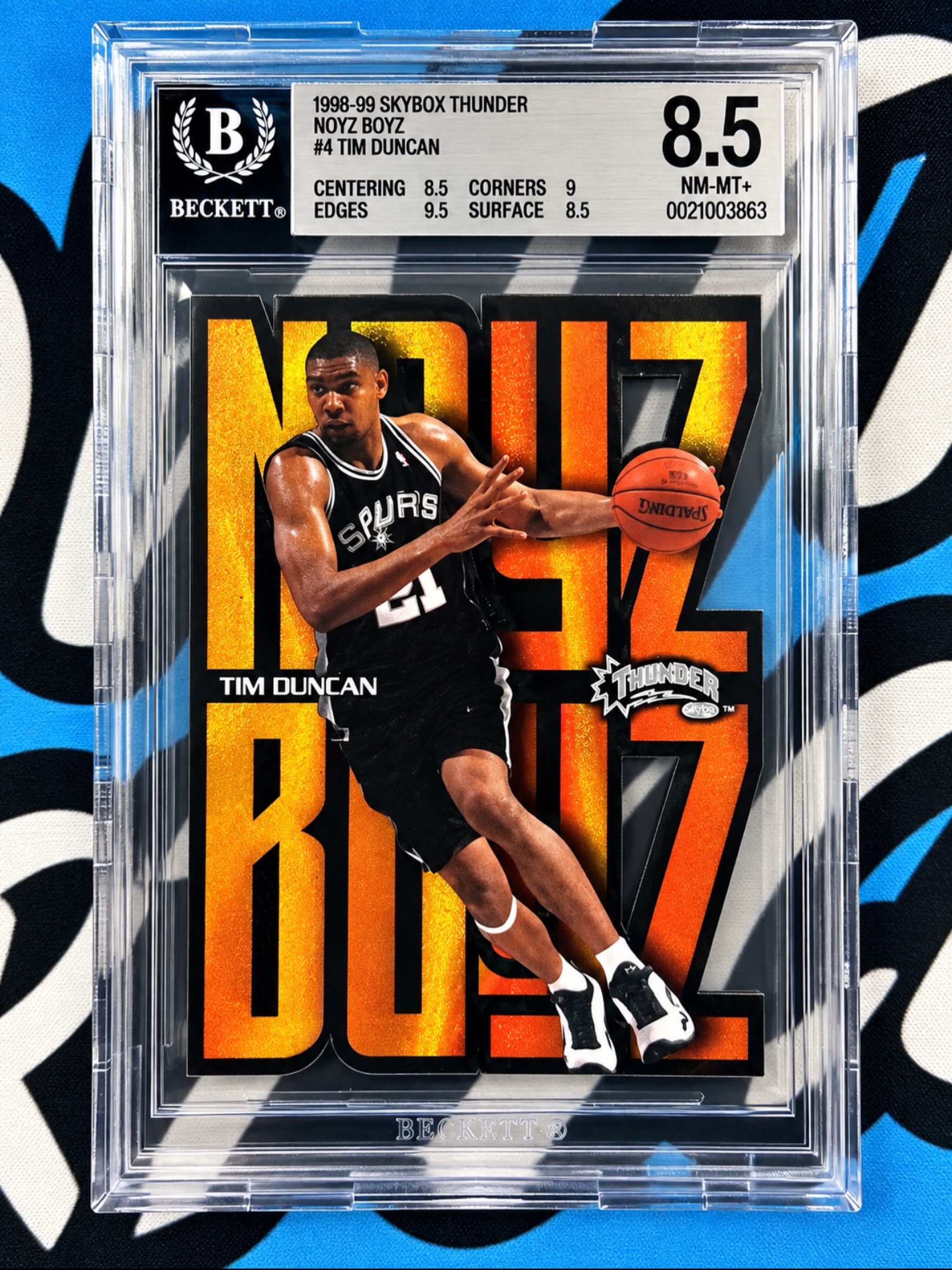 Tim Duncan 1998 99 Skybox Thunder Noyz Boyz BGS 8.5 card