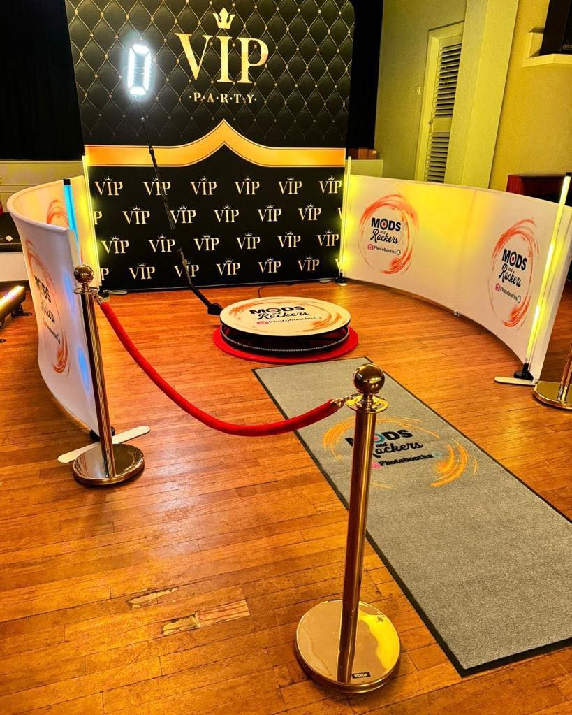 Mods and Rockers Photobooths | Annan