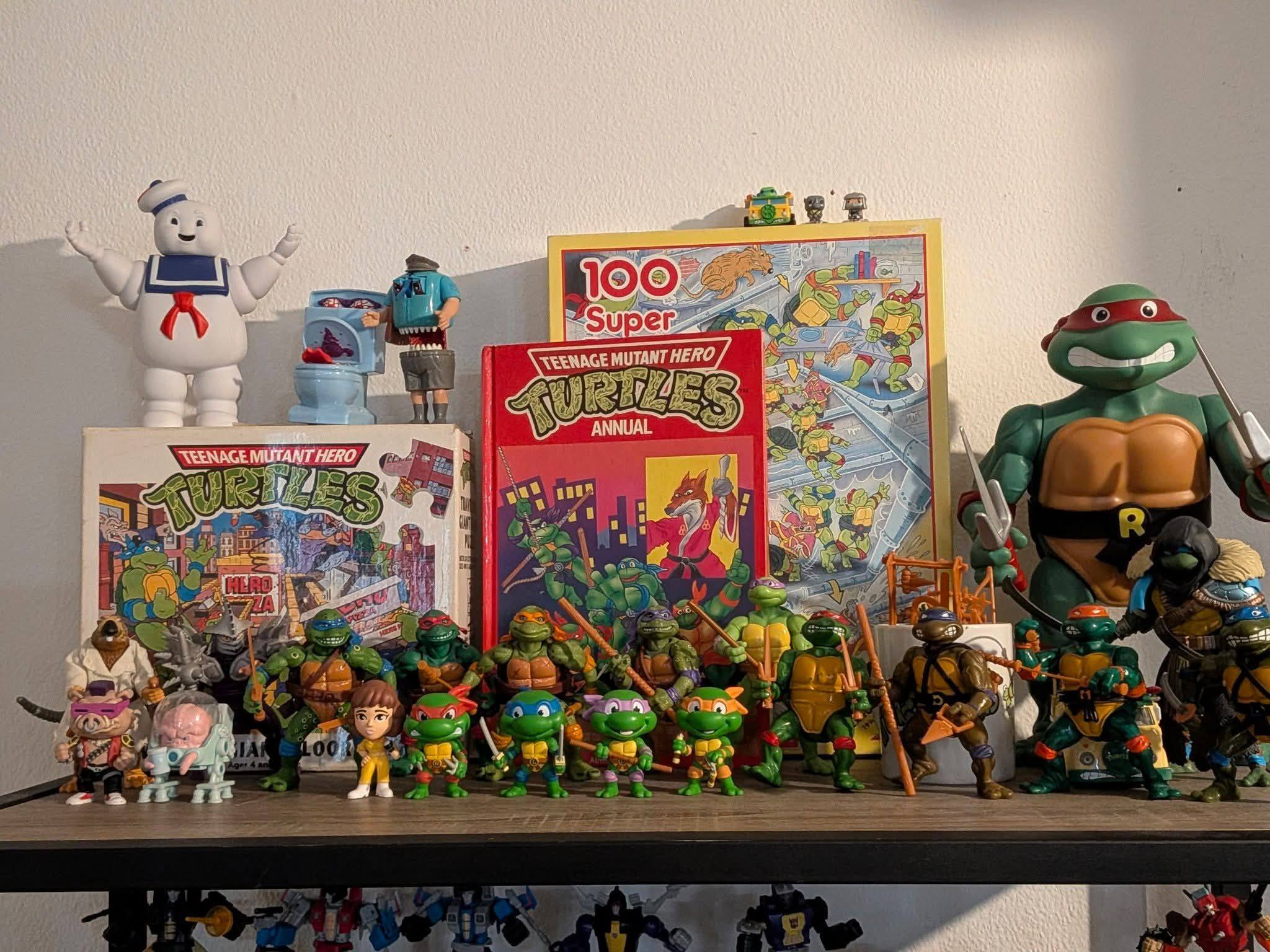 Toys 'R Us UK 1993 Christmas Catalog. In case anyone forgot, TMNT