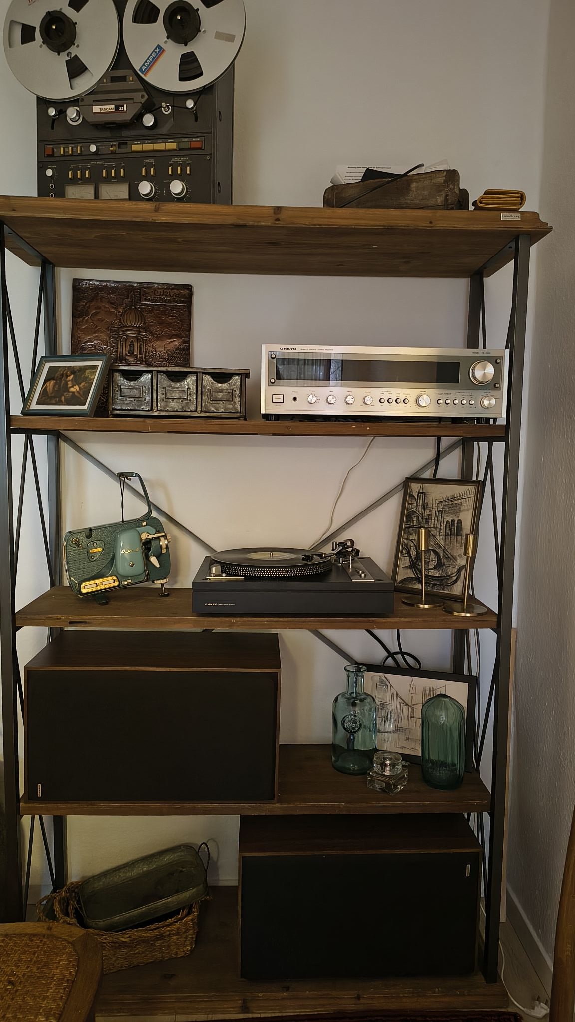 I officially infected her. Wife's first vintage setup. She's one