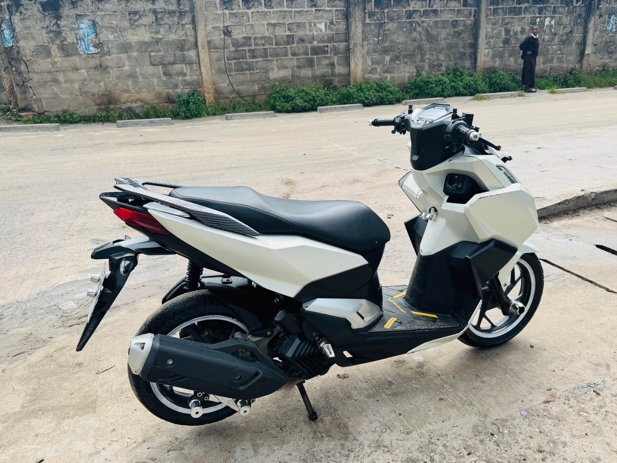アップ HONDA VARIO 160 🔥 CLEAN , AUTOMATIC YA MAFUTA ⛽️ PUSH BUTTON