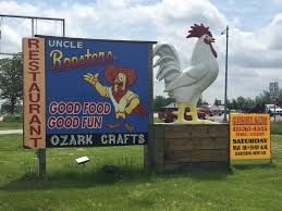 Seymour giant rooster roadside attraction in Missouri