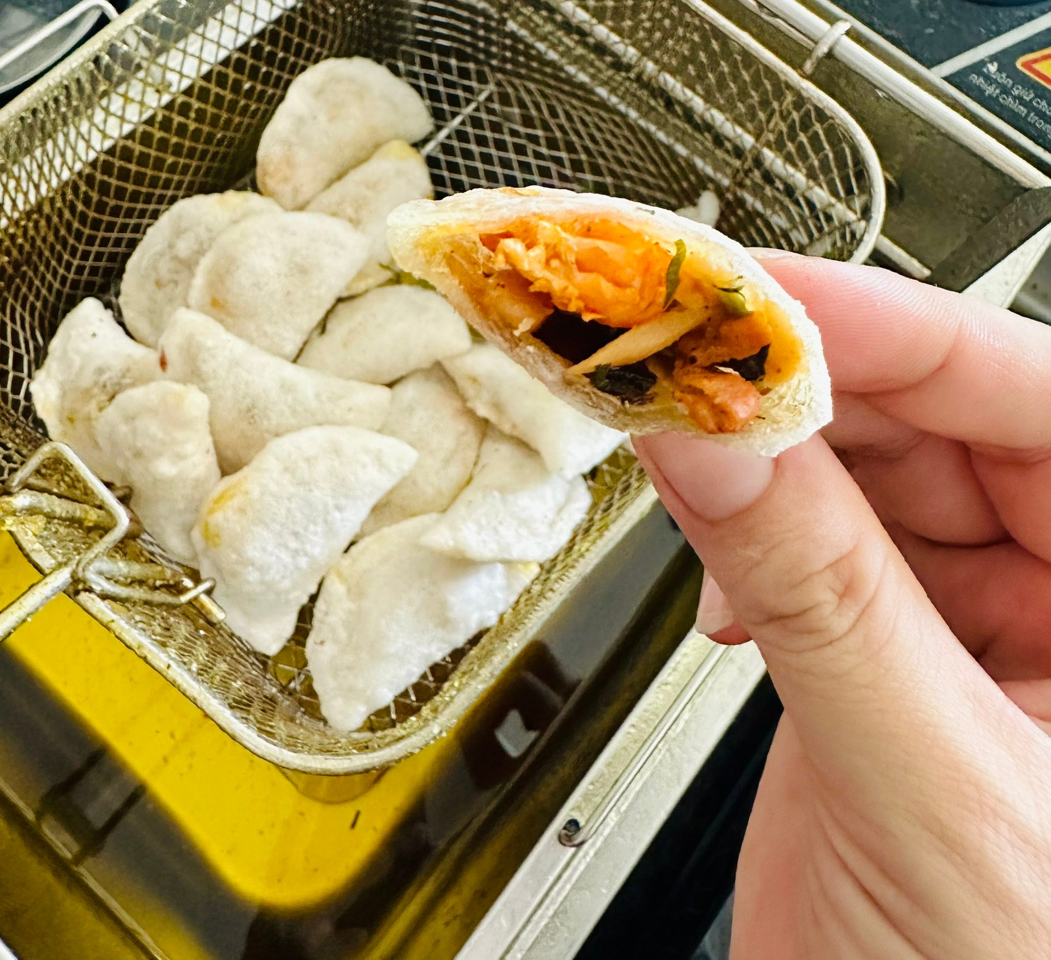 Bánh... - Bánh Lọc Xứ Lệ - Đặc Sản Bánh Lọc Lệ Thủy Quảng Bình