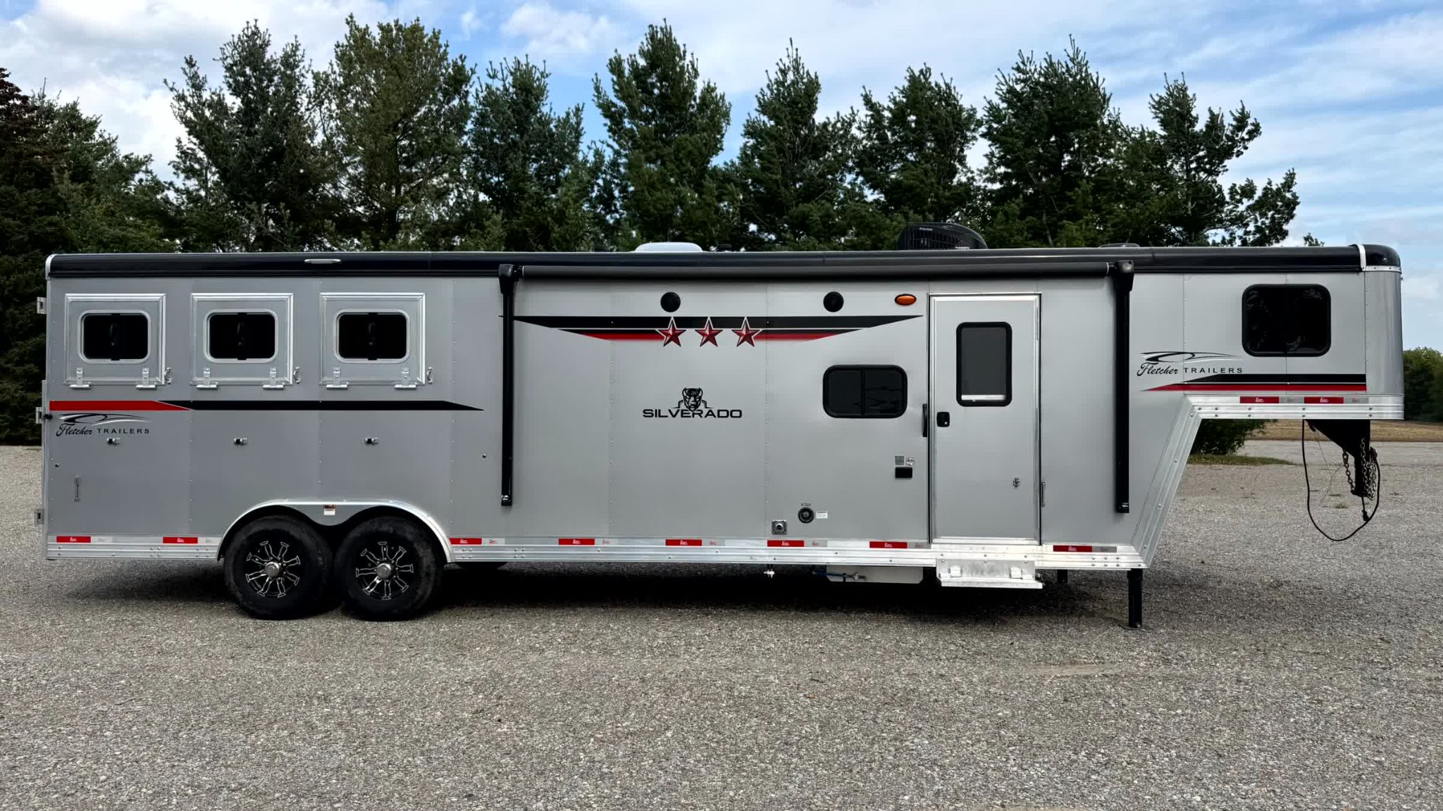 2022 BISON Silverado 8311S 8' shortwall, 3h with ramp