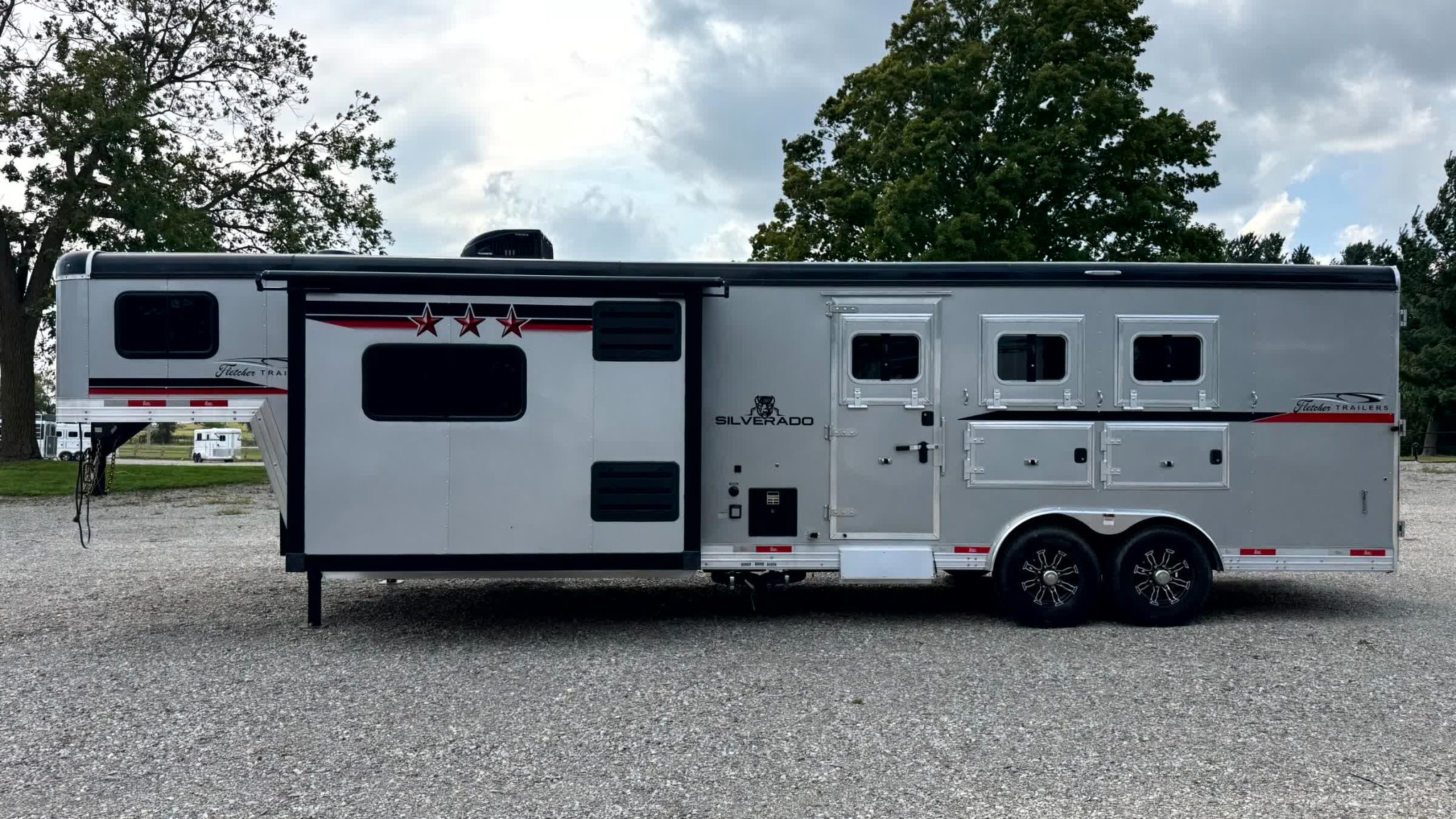 2022 BISON Silverado 8311S 8' shortwall, 3h with ramp