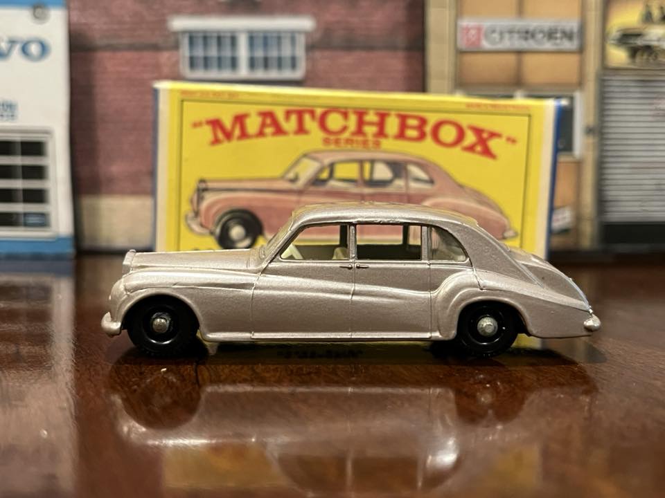 Matchbox 44 Rolls-Royce Phantom V with Tomica Phantom VI