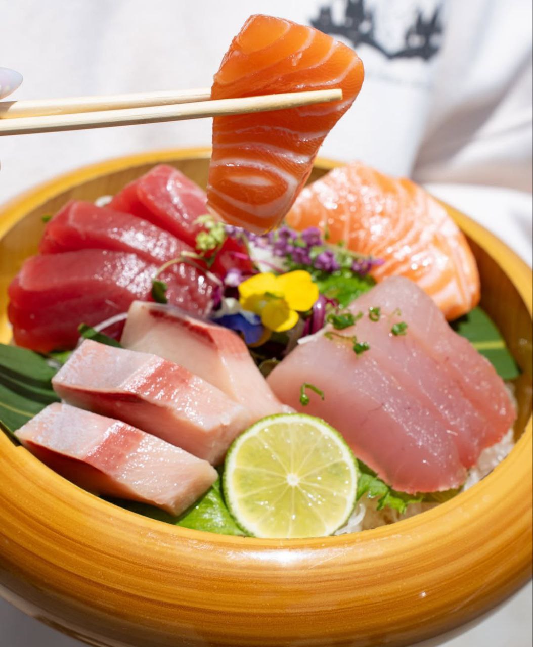 KANJI 刺身 (さしみ / Sashimi) – Sliced raw fish