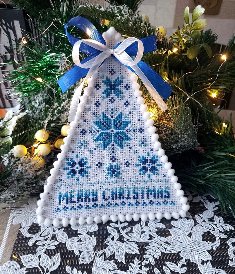 My stitch themed Christmas tree 💙💙