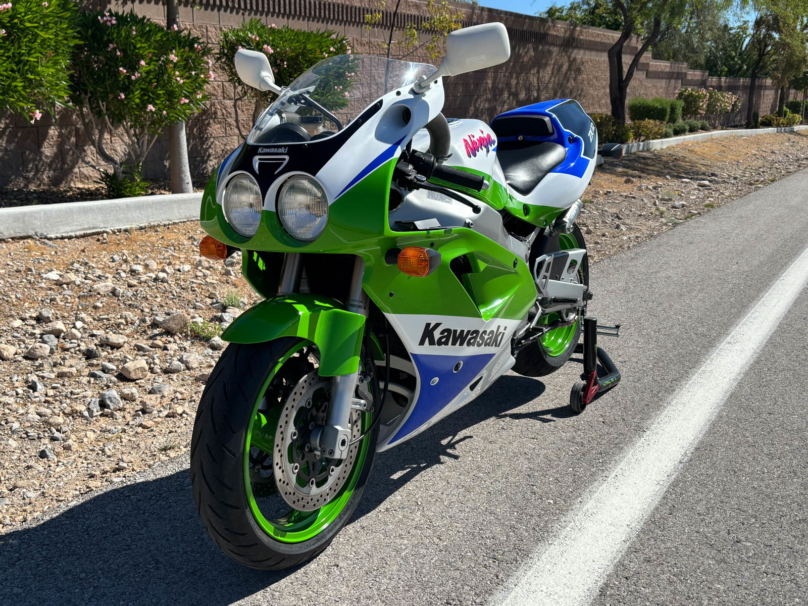 1992 Kawasaki ZX-7R 🥰 ZX72 ZX ラ 行ラ ร ® جم Kawasaki A O Ο - A