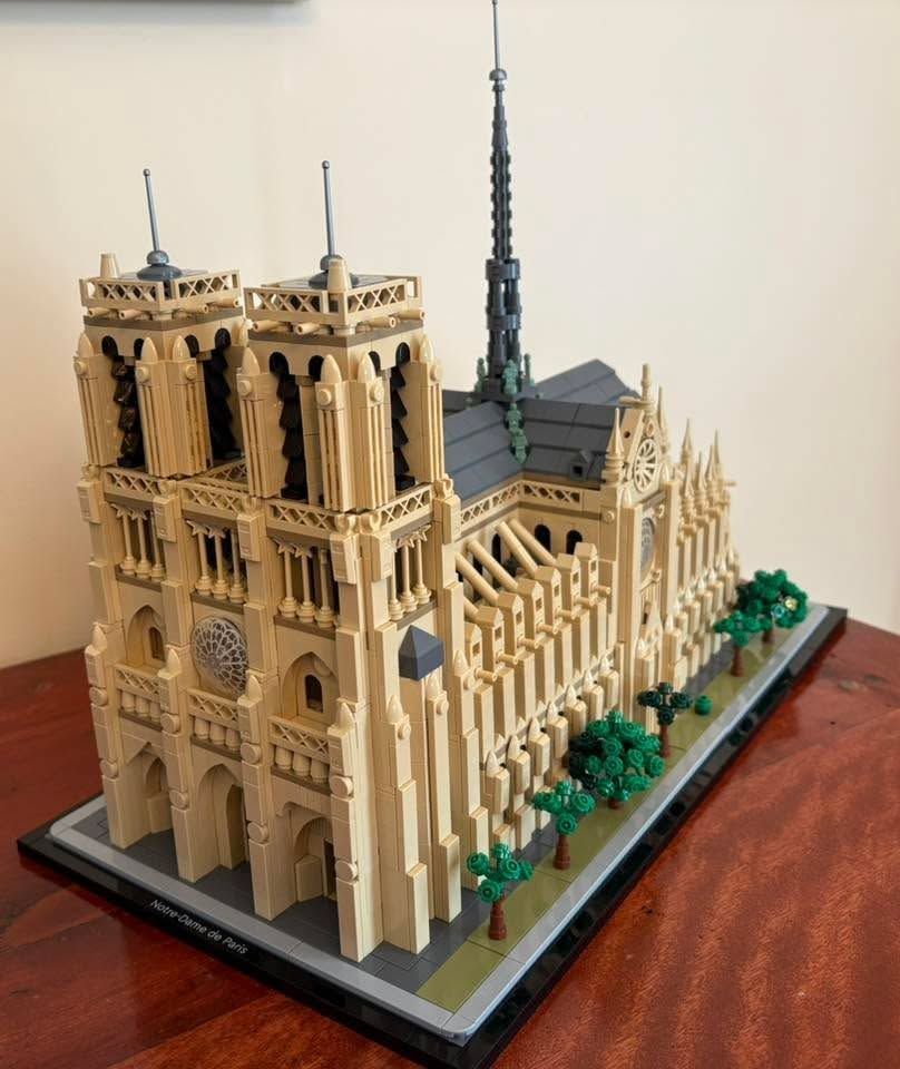 Lego notredame completo $2600