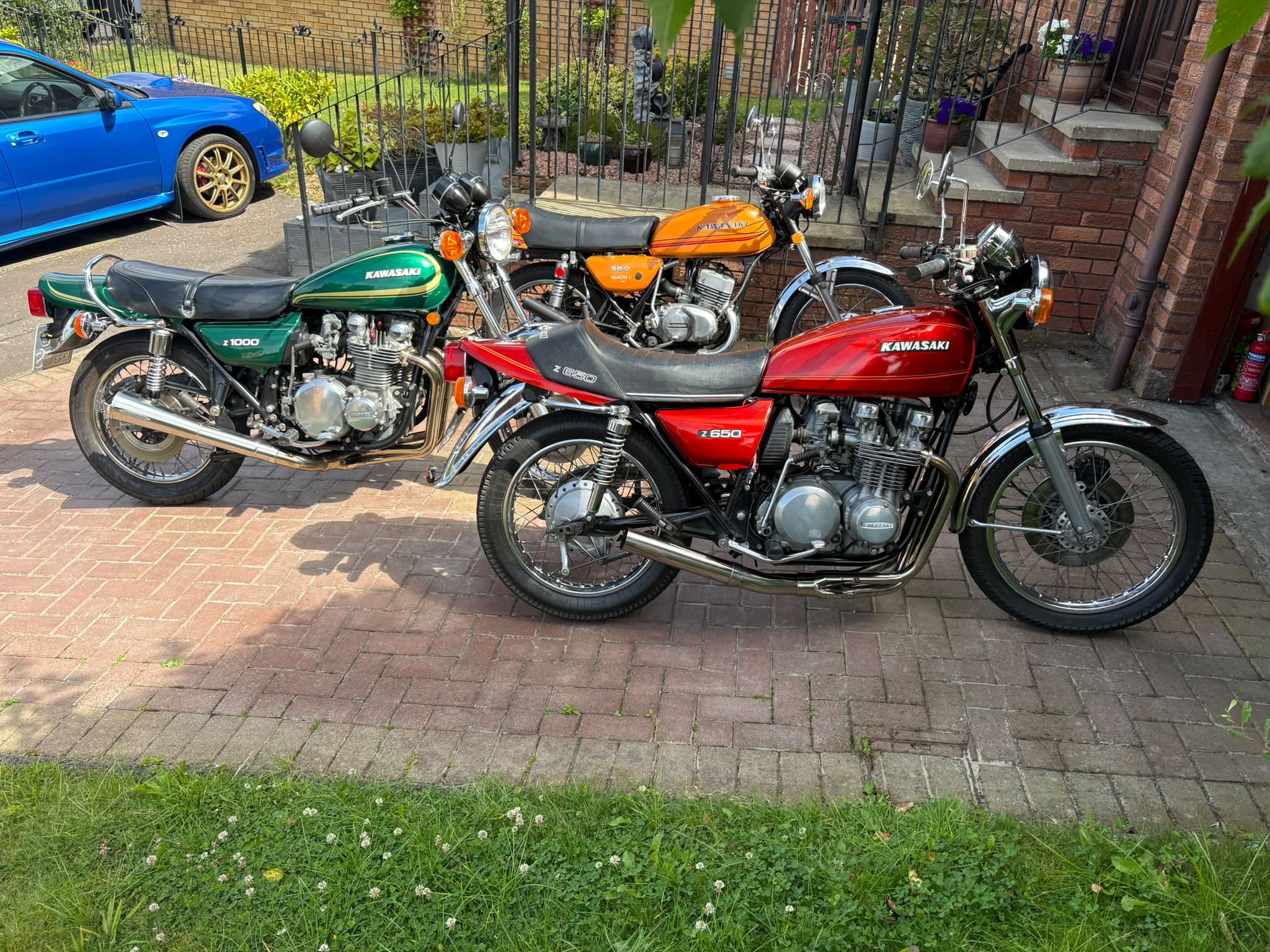 Those vintage Kawasaki ZX7's just look damn good