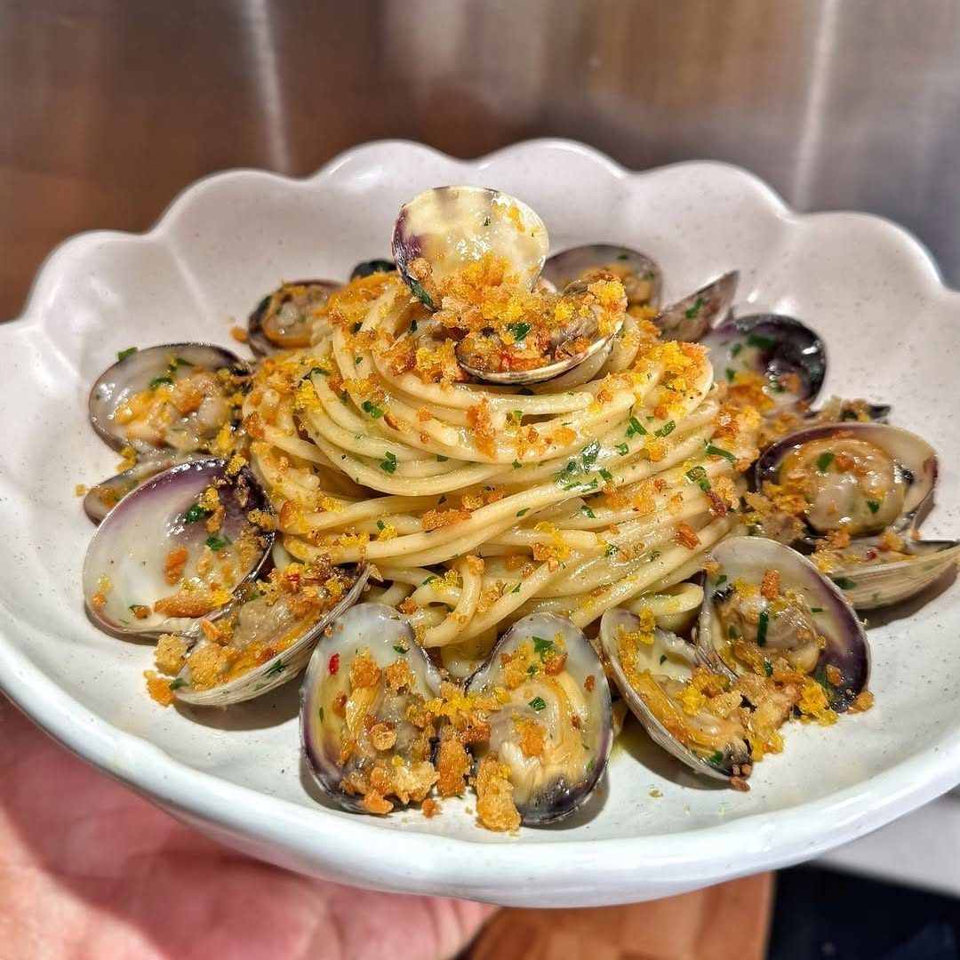 SPAGHETTI VONGOLE (My Dad's recipe) Taste the flavours of the sea
