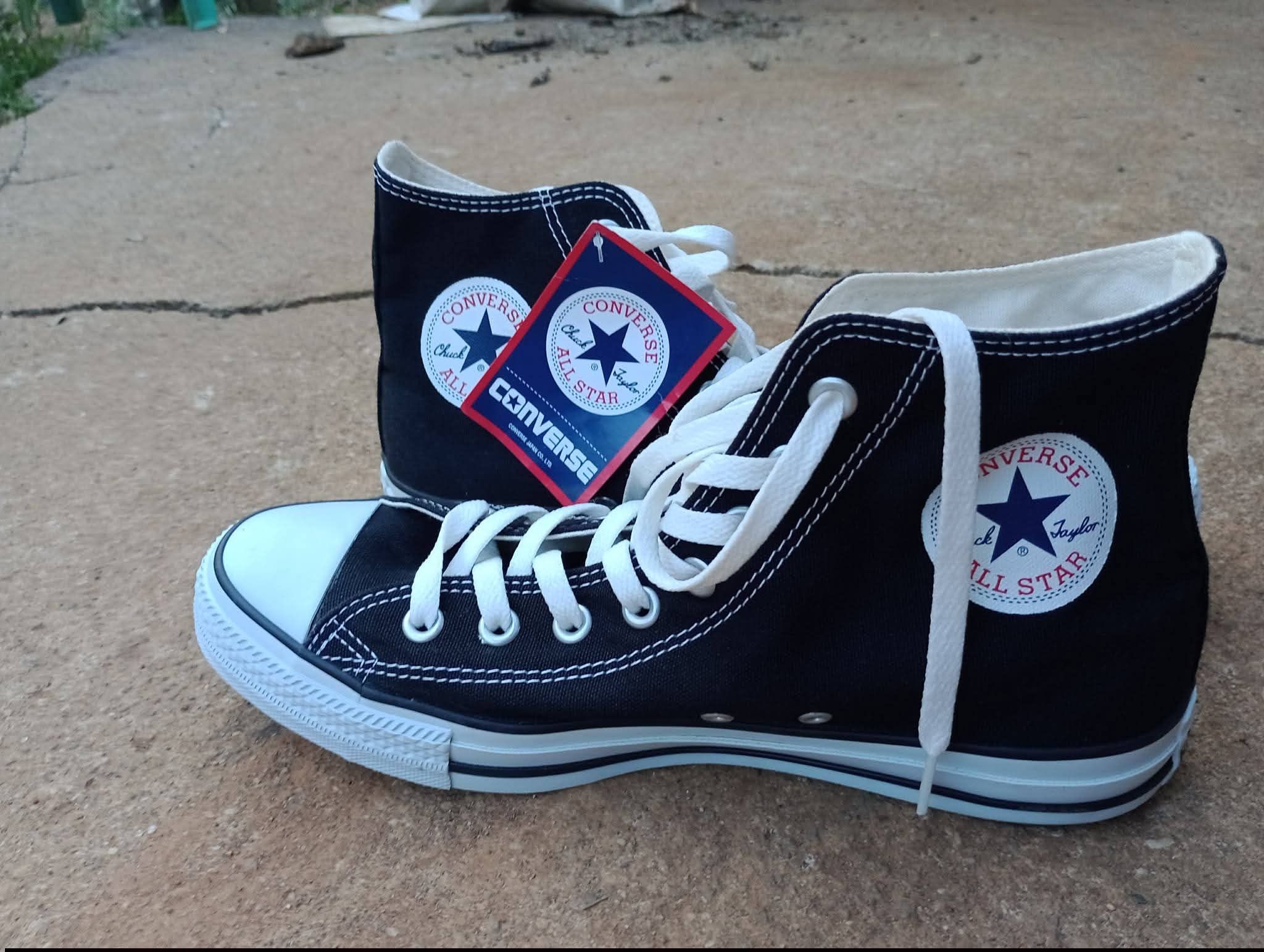 Converse Chuck Taylor Mid Cut Brandnew and Original Sizes 