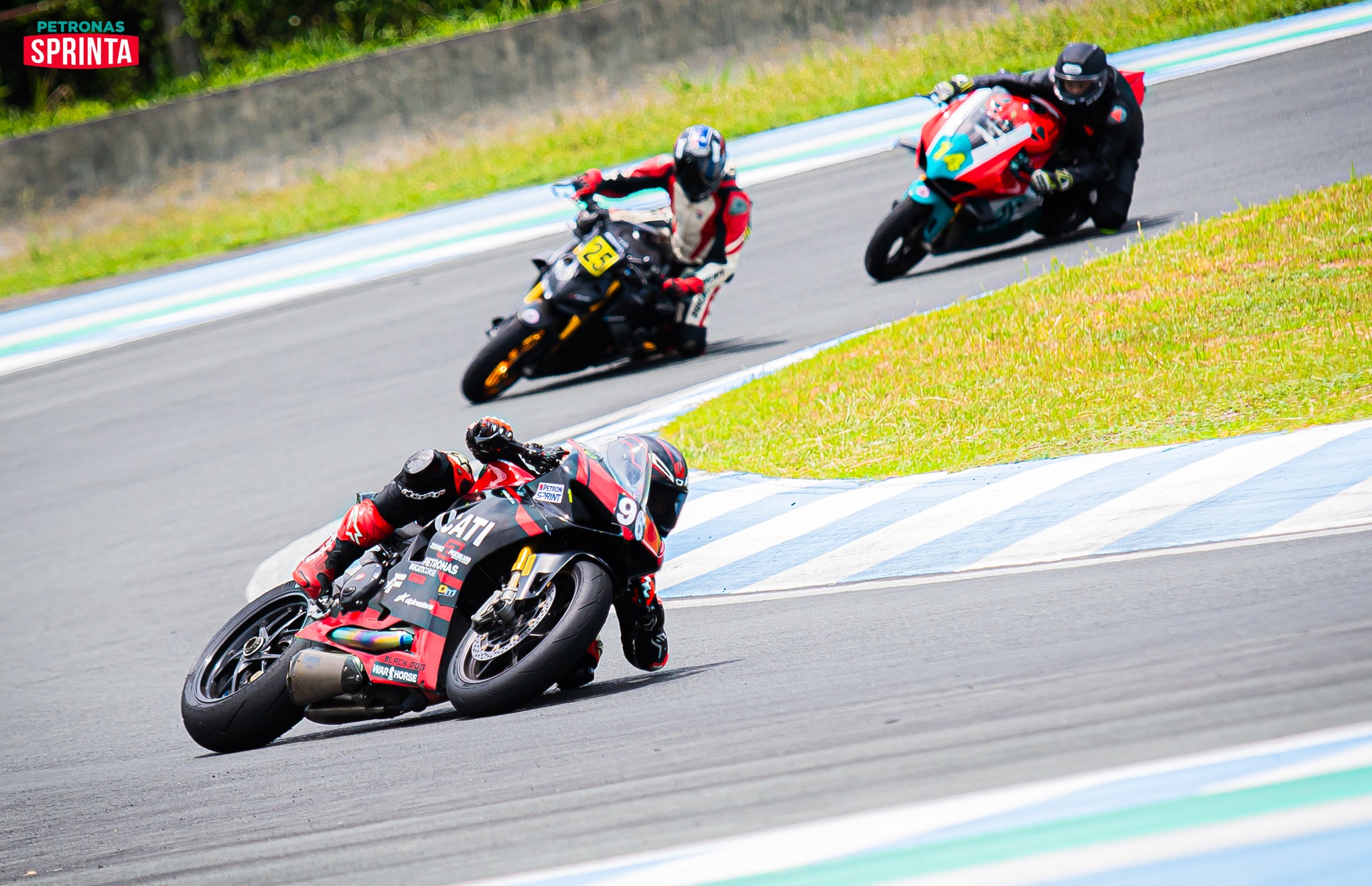 𝗜𝗻𝗳𝗶𝗻𝗶𝘁𝗶𝗫 - The Petronas Sprinta Manila Racing Team at Ducati Cup ...