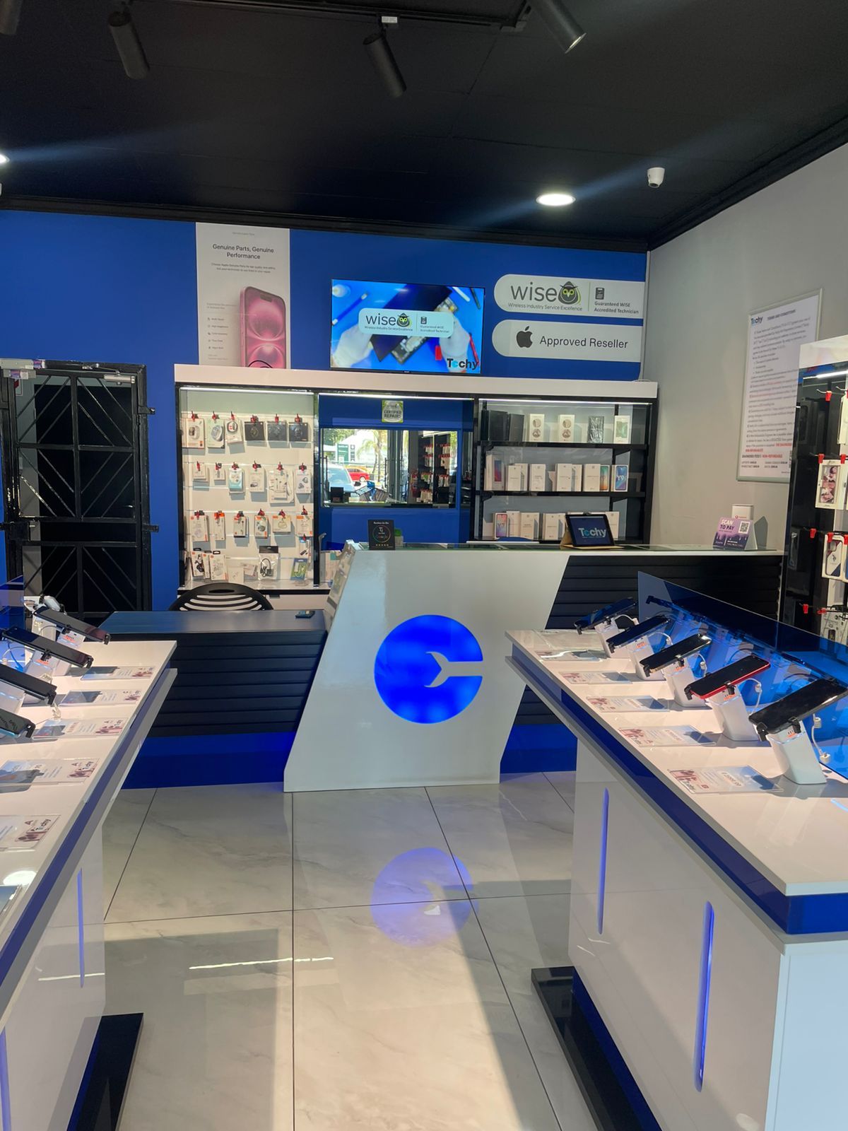 Techy Lakefield | Benoni