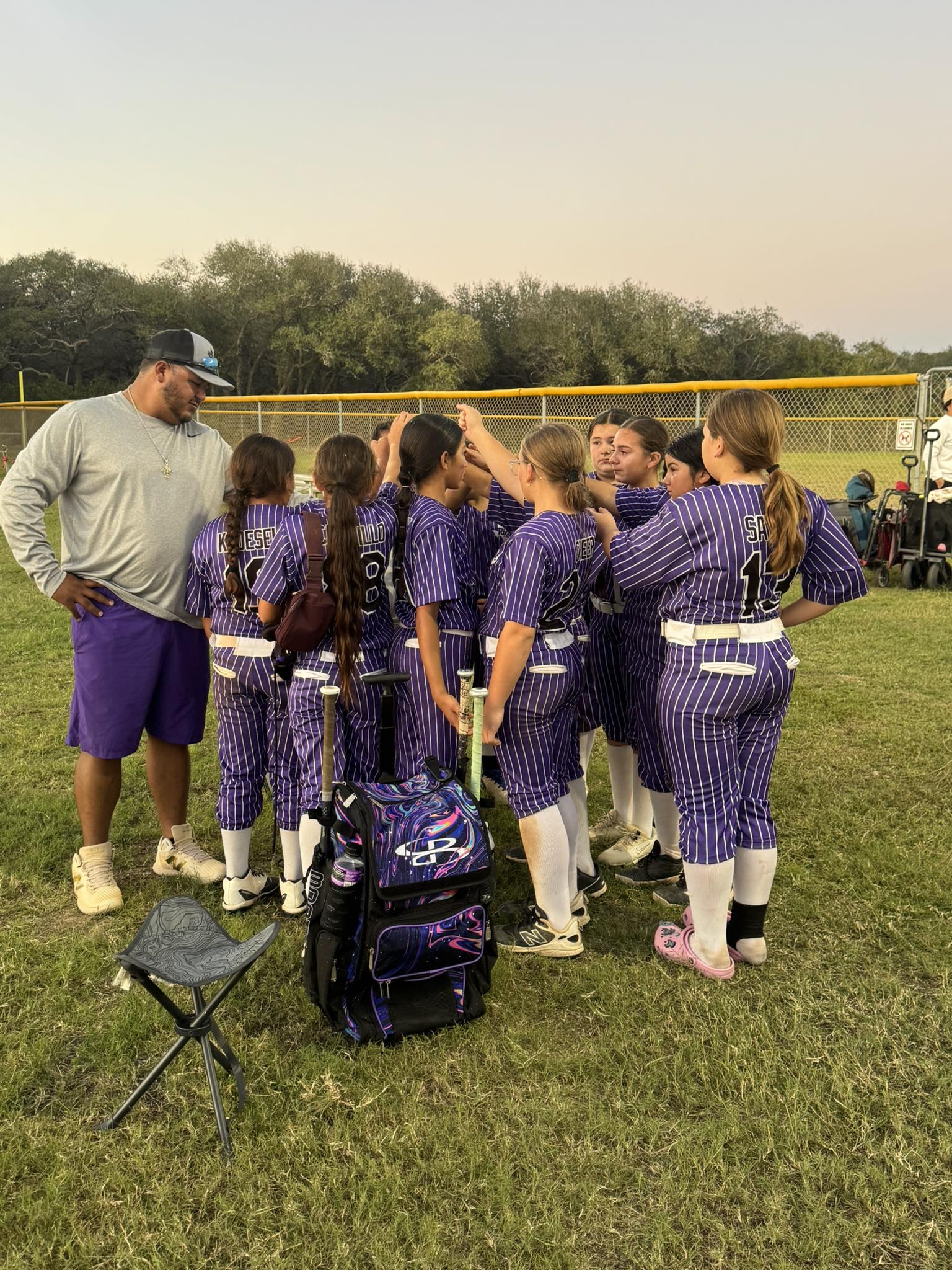 TX Riot - 10U — WOW! 🤯 The girls attended the Deck the... | Facebook
