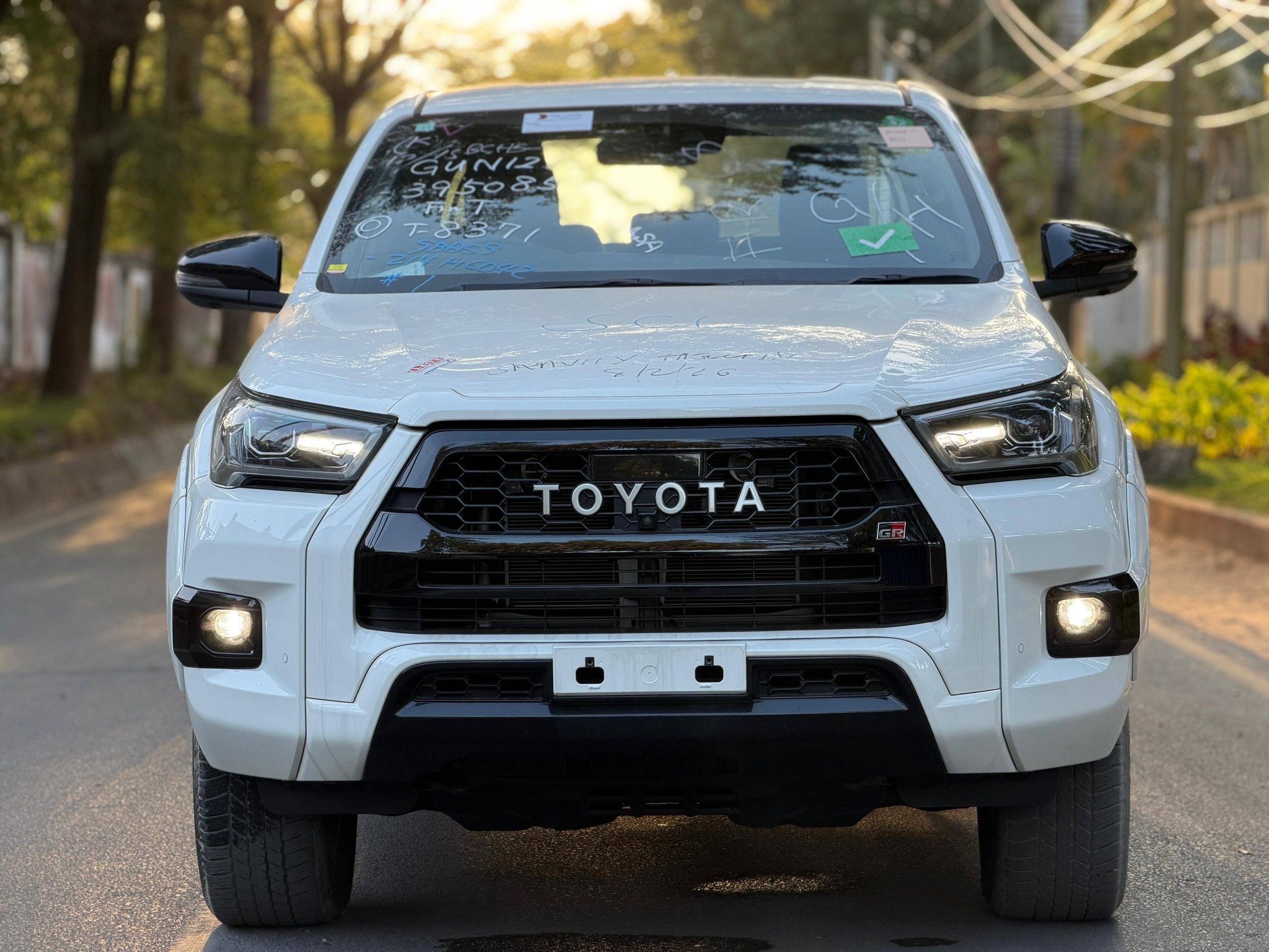 モモ TOYOTA HILUX GR - SPORT Year 2023 Engine 2.8Cc - (Diesel) Millage
