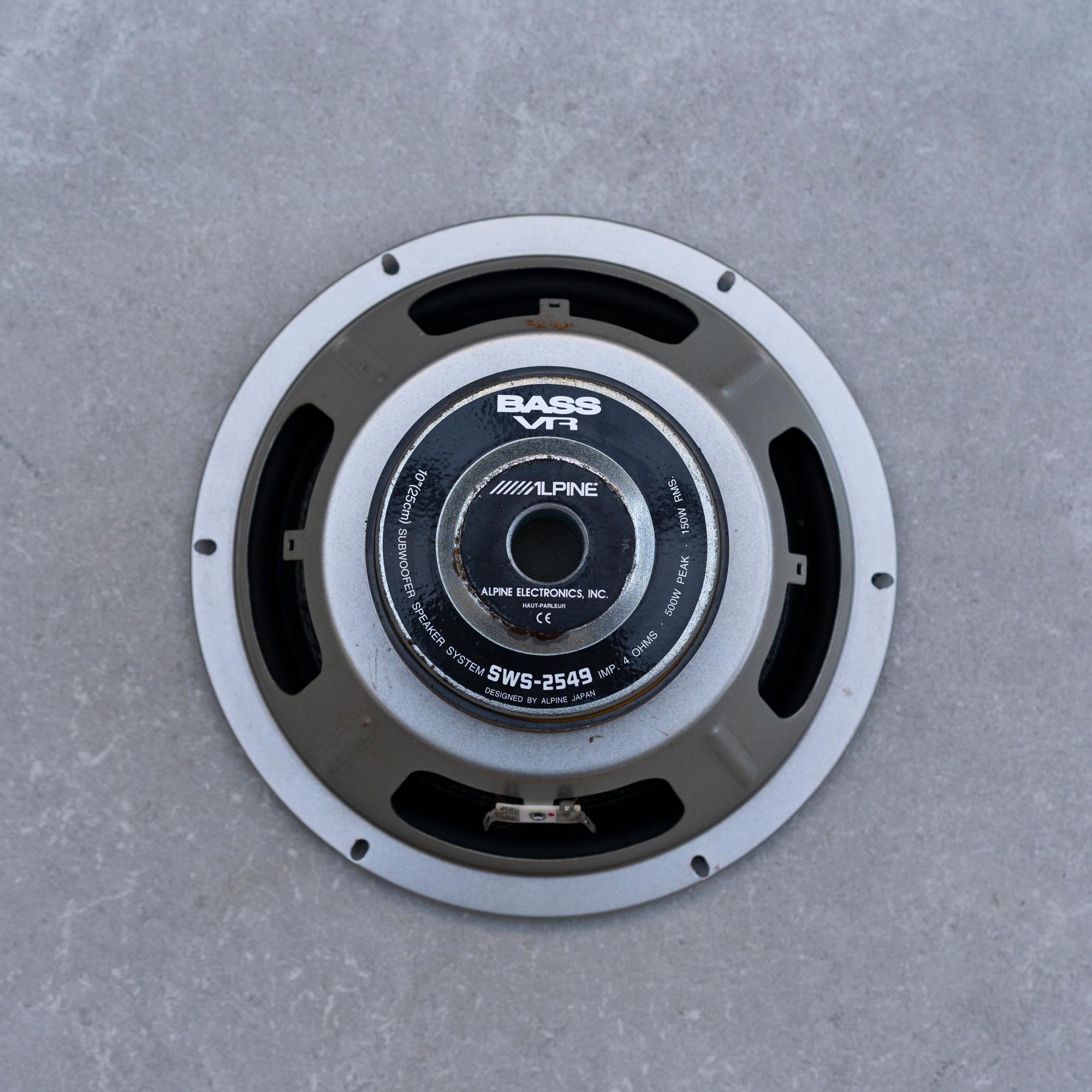 Alpine SWE-1900 Powered Subwoofer built-in ampli built in 