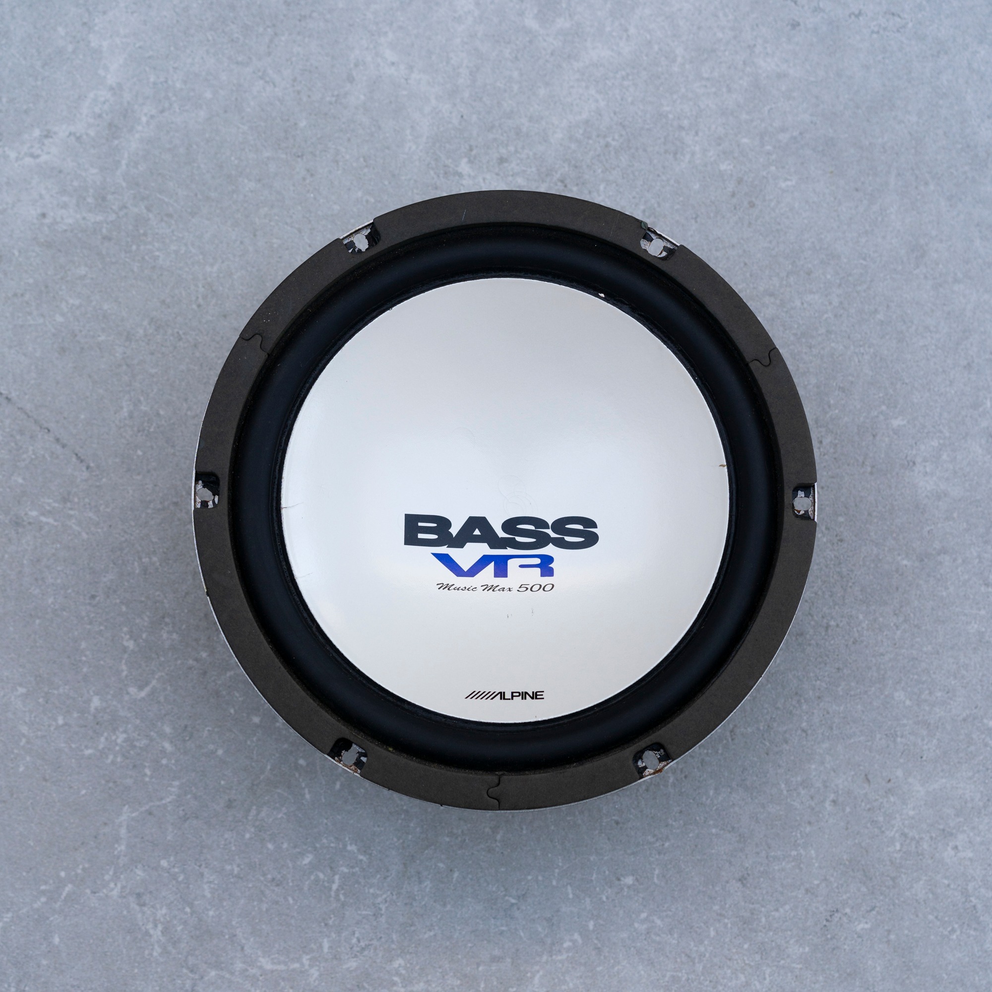 Alpine SWE-1900 Powered Subwoofer built-in ampli built in