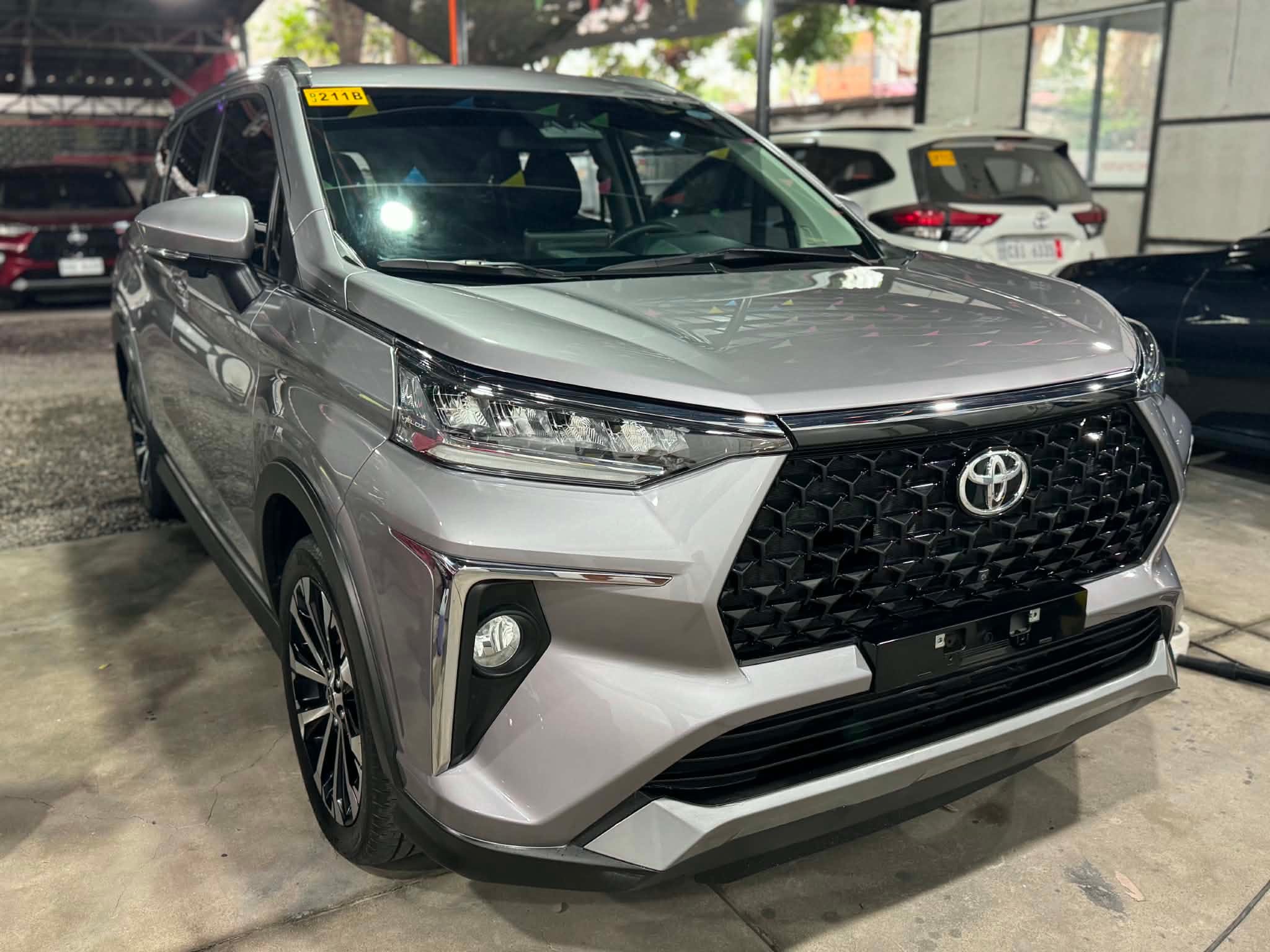 FORSALE ! CASH FINANCING 2025 TOYOTA VELOZ V AT TOP OF THE LINE 5