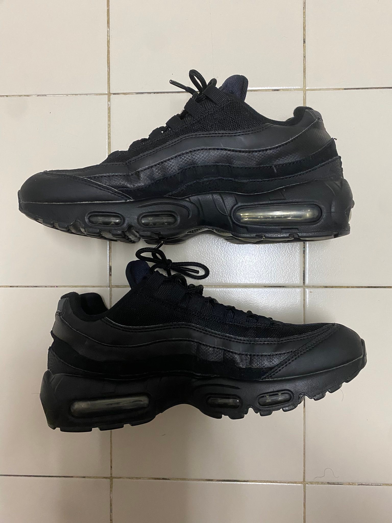 Nike Air Max 95 Essential Triple Black size 8.5