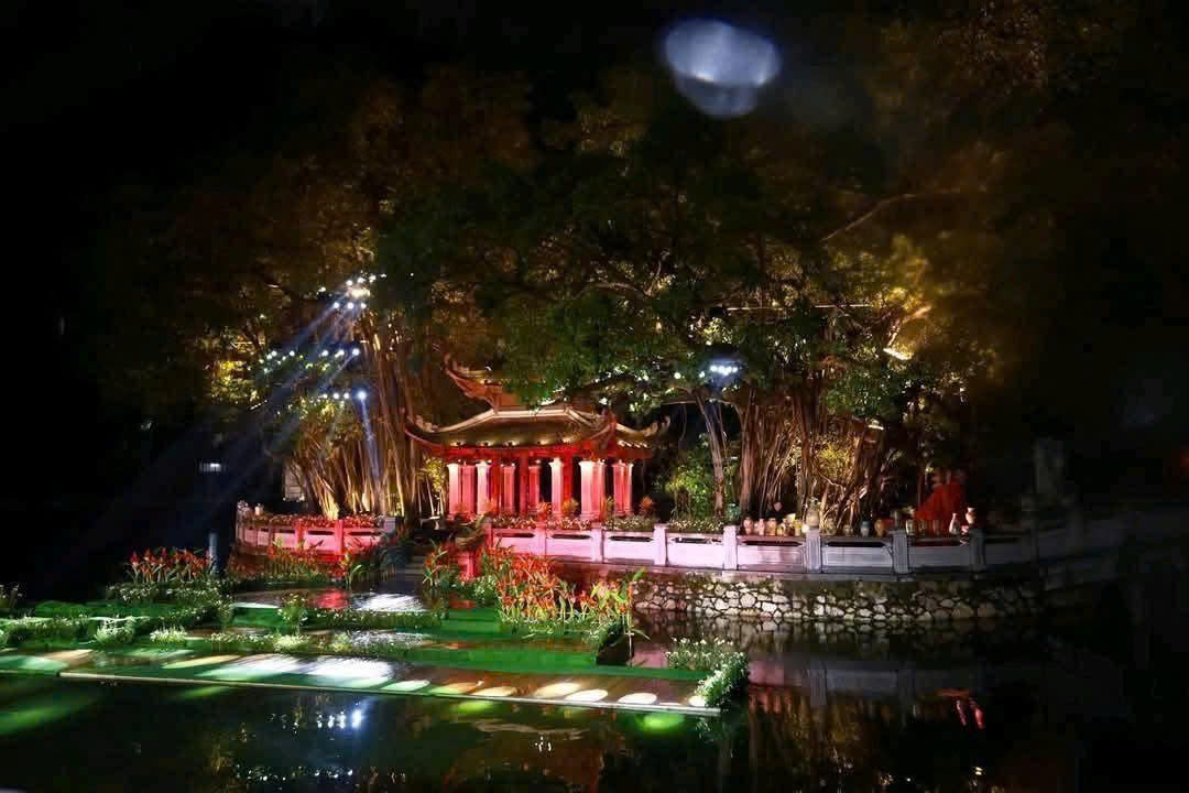河內文廟－國子監夜間導覽是一項於文廟－國子監古蹟晚上舉辦的文化與歷史體驗... - 你好越南 - Hello Vietnam | Facebook