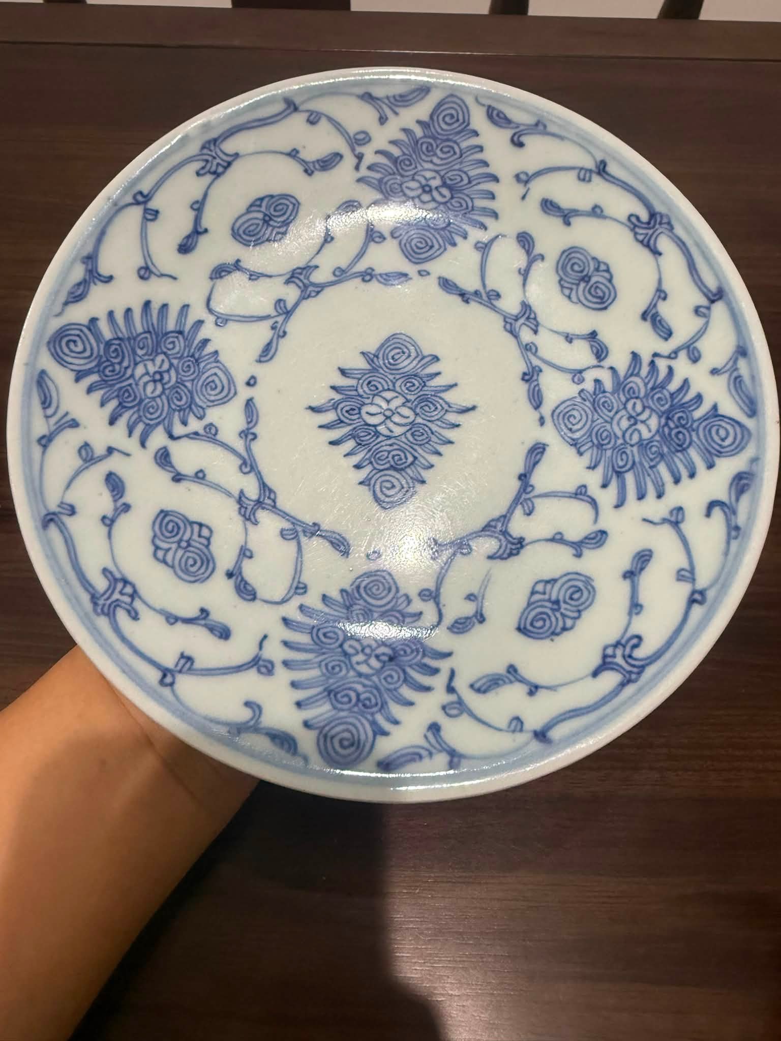 清嘉庆青花缠枝莲纹赏盘