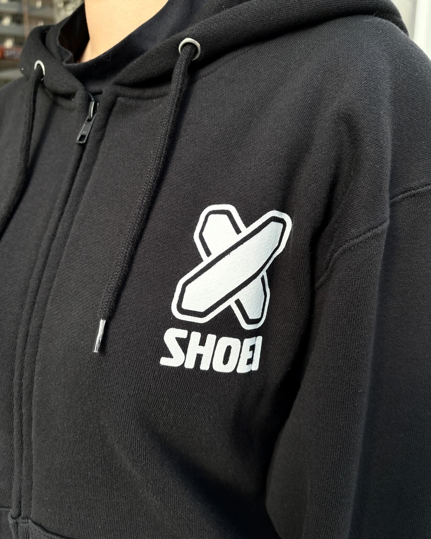 クロスロゴパーカー2】 SIZE：M / L / XL COLOR：BLACK / WHITE PRICE