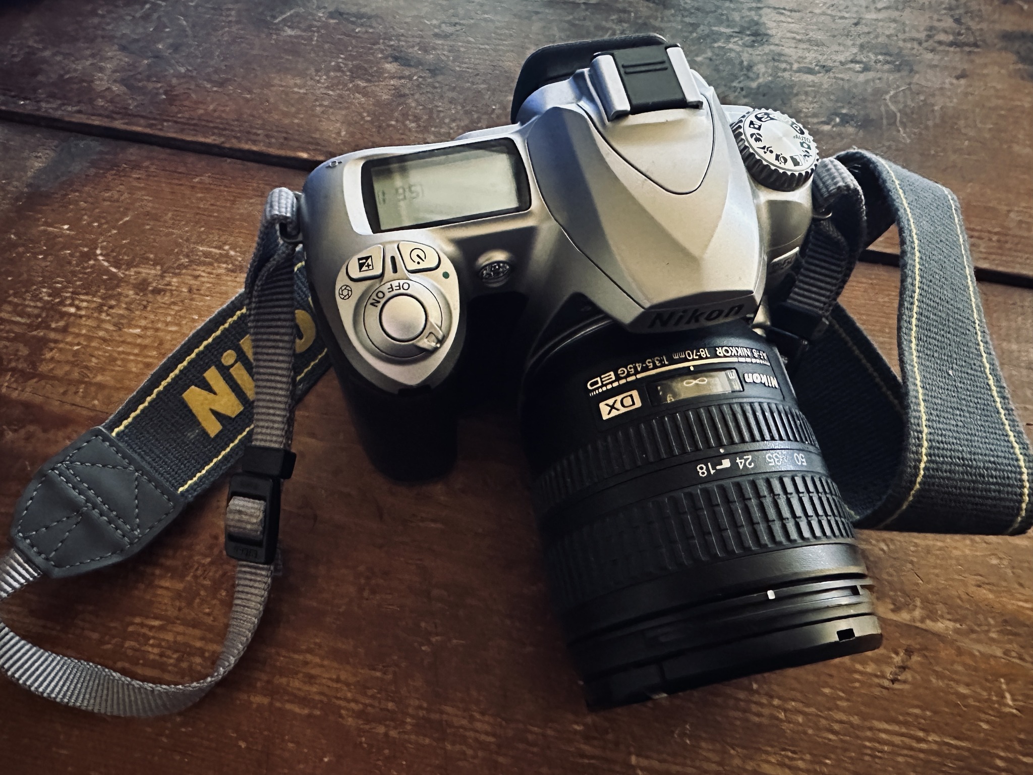 Rare Nikon D50 in silver found