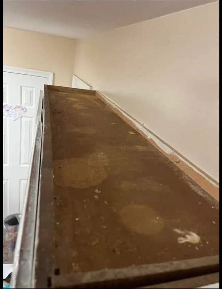 How to Remove Stickiness After Cleaning Kitchen Cabinets: Easy Solutions