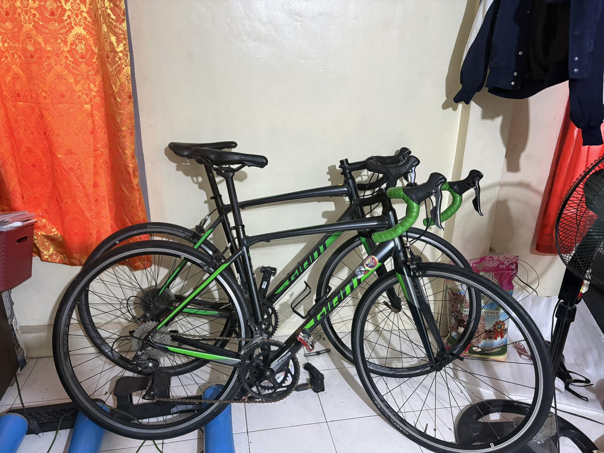 Giant Contend 2 bikes for sale with Claris groupset