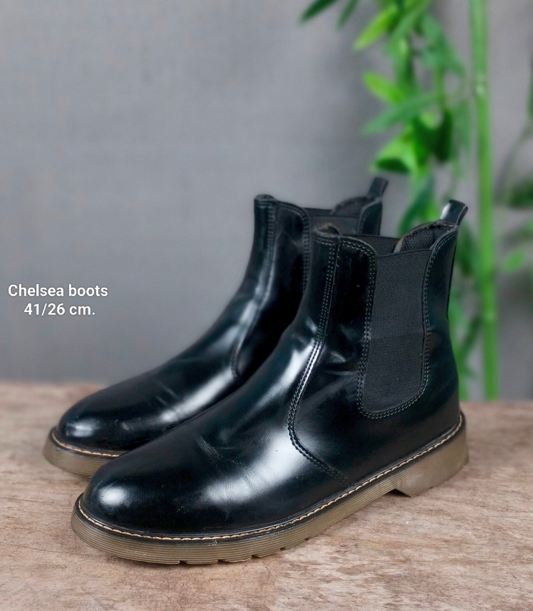 Triple - Chelsea boots 👢 Size: 41/26 cm. 🏷️ Price: 850 B. 💌 Free : ems ...