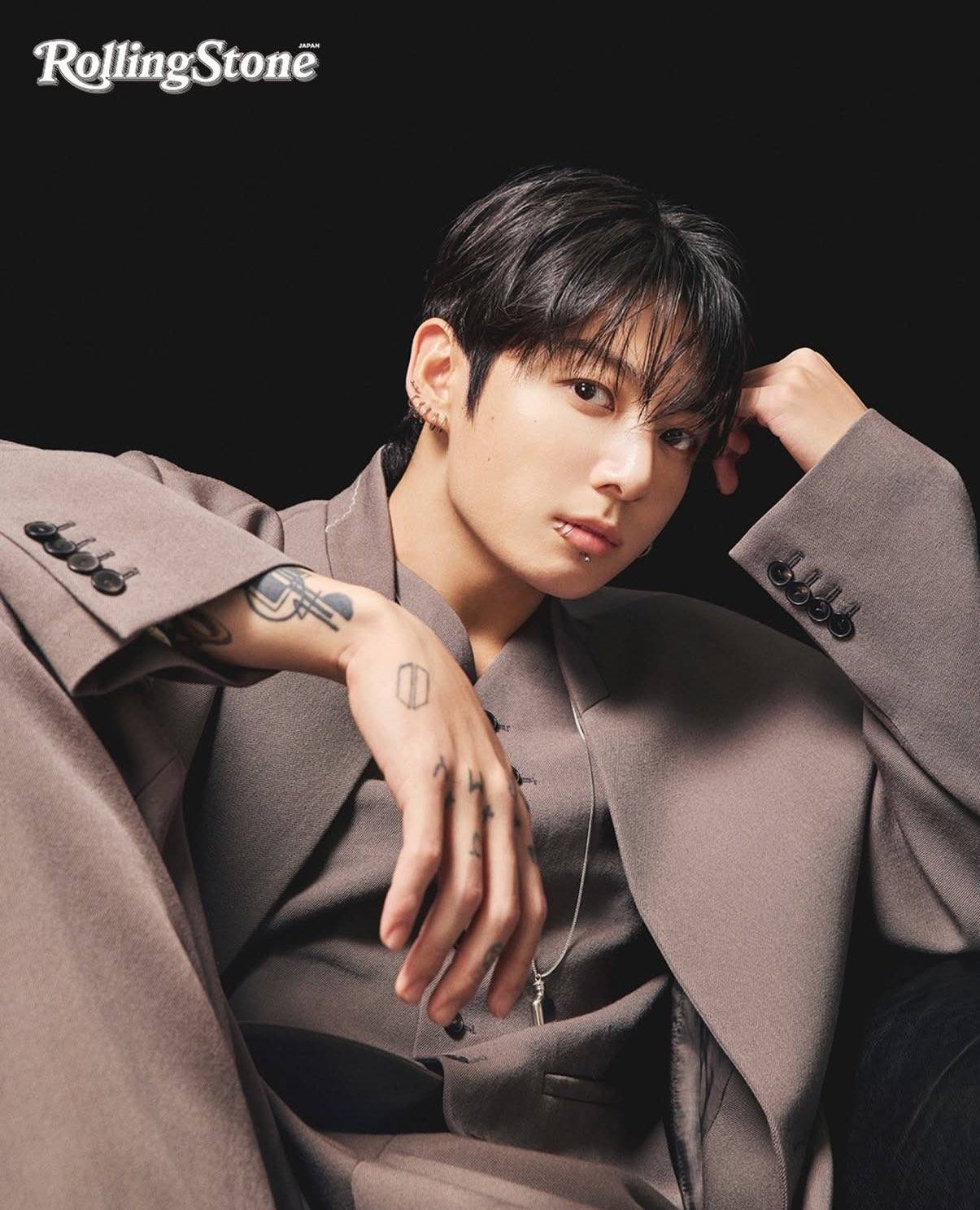 Exclusive pictures, just for you. Jung Kook wears Calvin Klein 