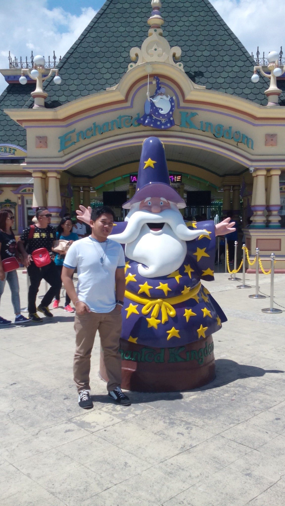 Ed - Eldar the Wizard, the iconic mascot of Enchanted Kingdom, a ...
